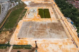 Terreno em terraplenagem visto de cima